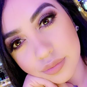 Meet your Posher, Selena